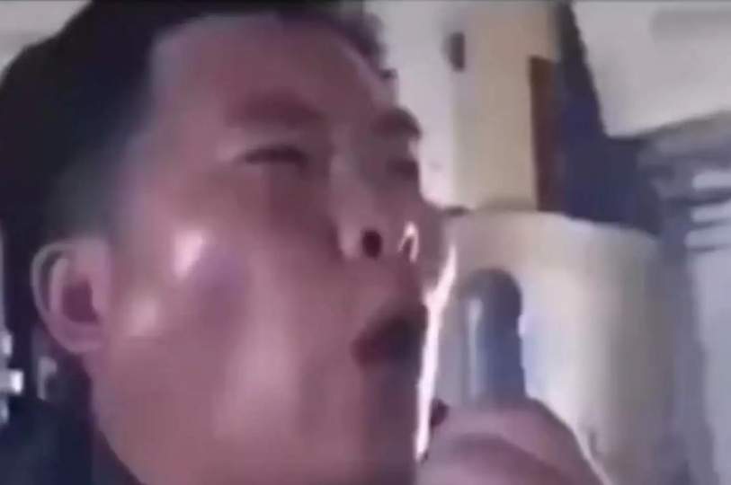 配图