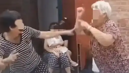 配图