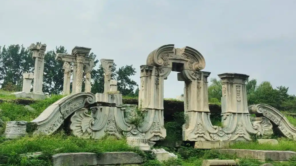 配图