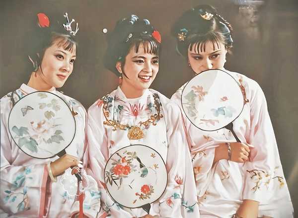 配图